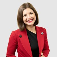 Chloe Cumbie Headshot