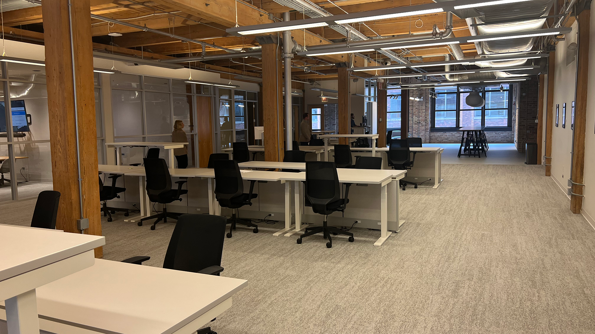 314 W Superior - Line of workstations 