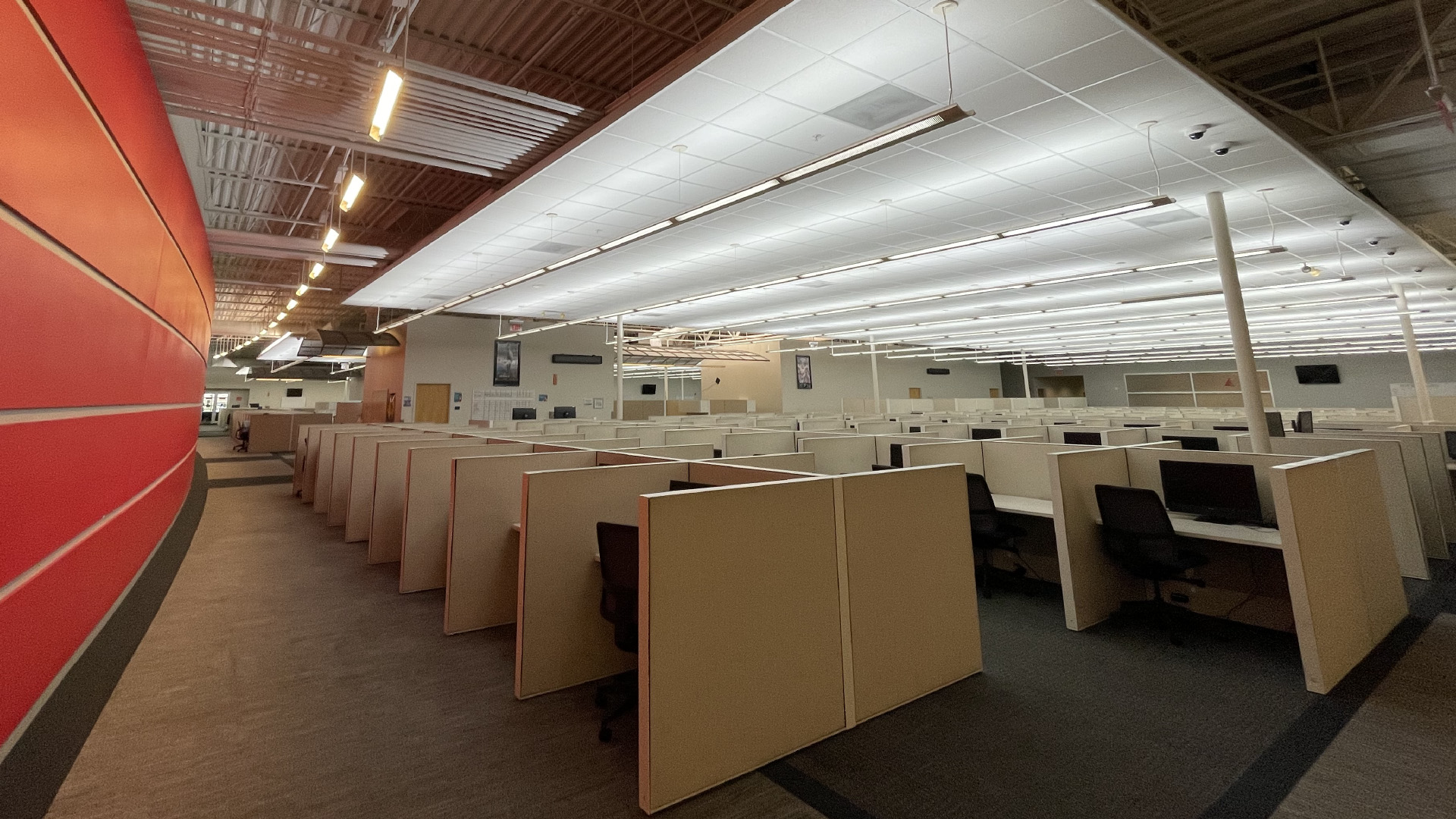 1205 N Loop 340 Workstations