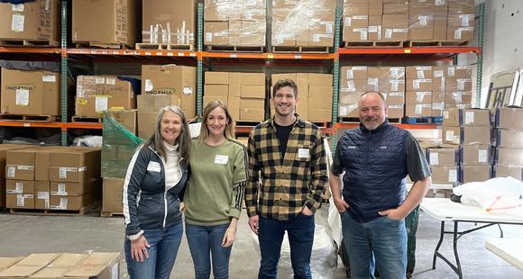 Cresa Minneapolis volunteers at Bridging MN