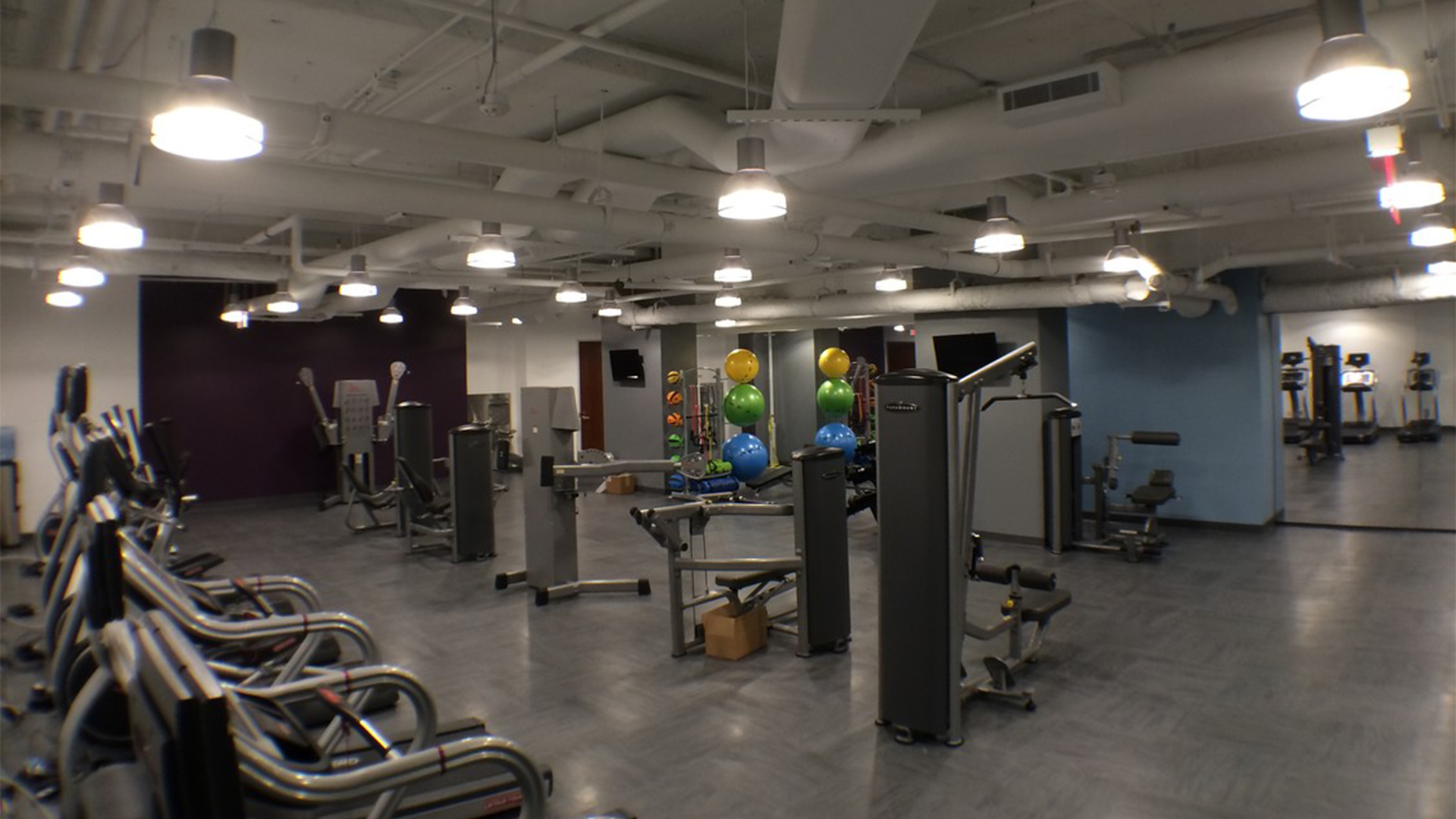 1250 H St - fitness center