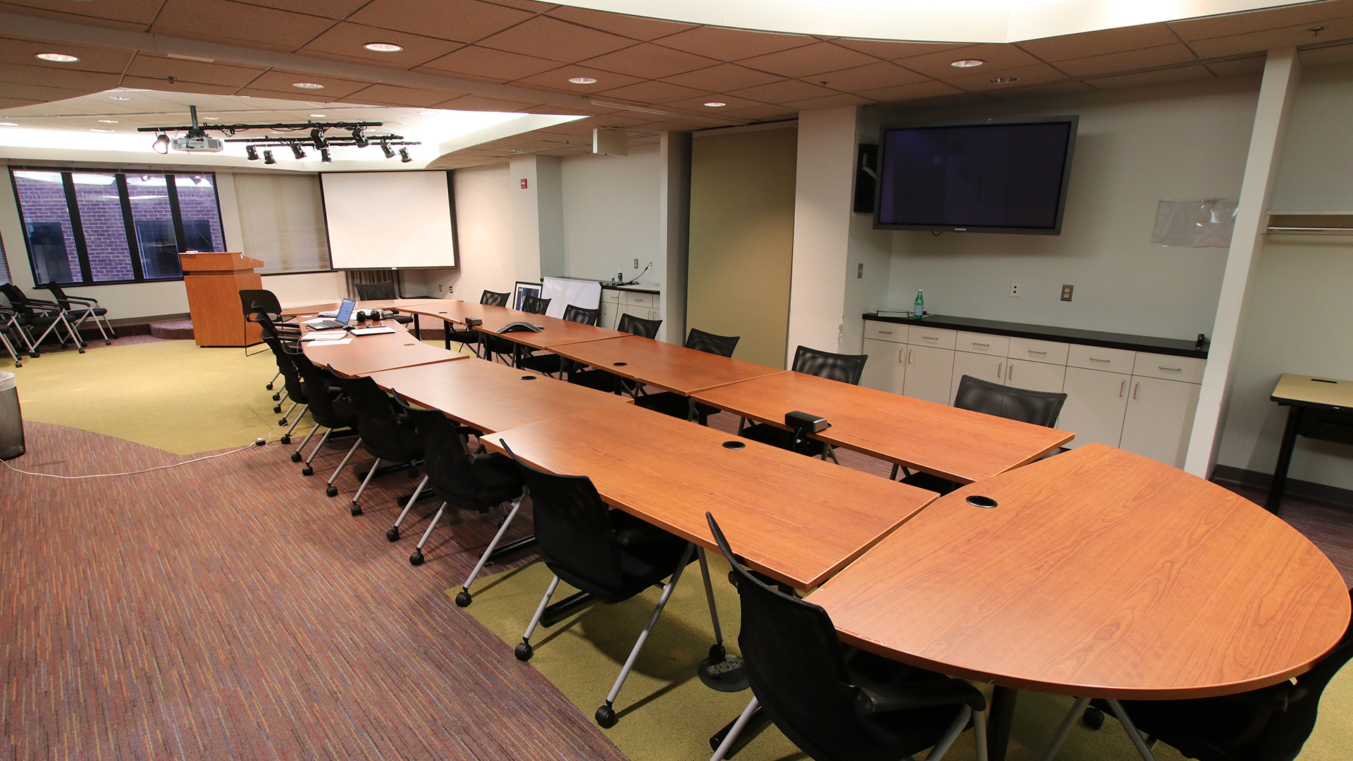 727 15th St NW conf room